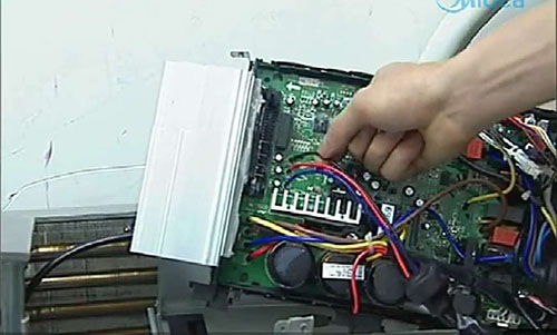 福贡美的空调电话是多少